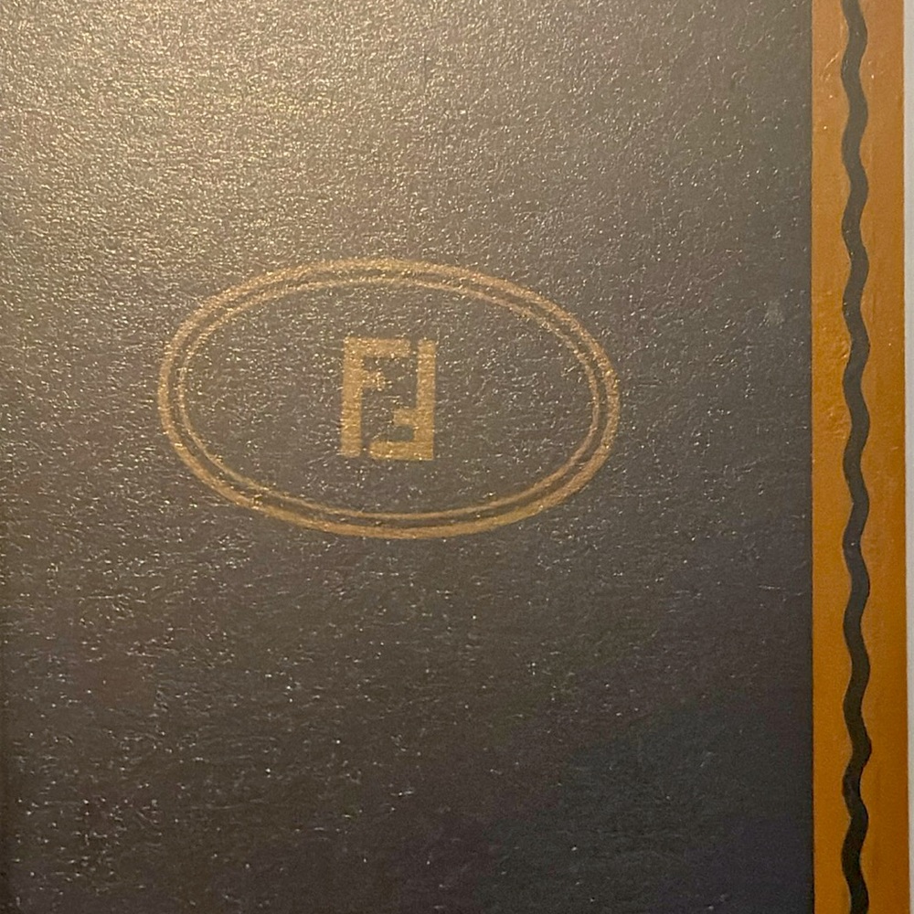 Fendi Black and Gold Card - Picture 6 of 6